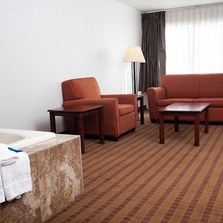 Express Inn & Suites Greenville Εξωτερικό φωτογραφία